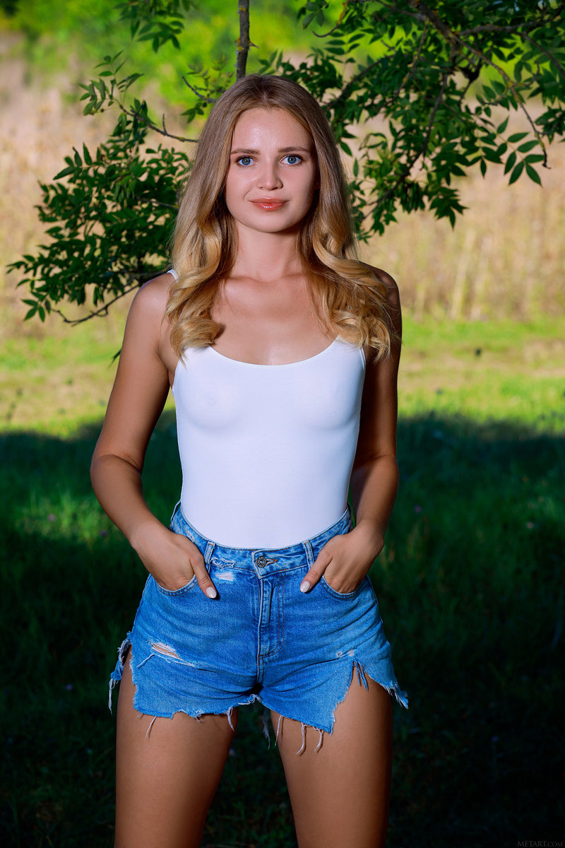 Снежана, 24